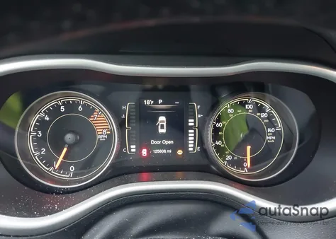 2018 Jeep Cherokee Latitude Plus 4X4 from USA, damaged, VIN 1C4PJMLX6JD523013